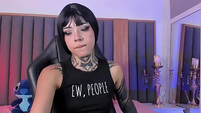 misstomie  online show from 11-11-25, 04:18