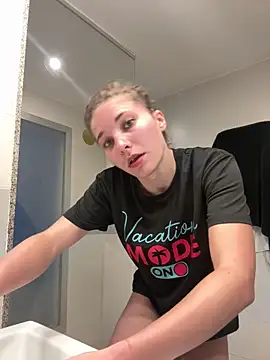 Snapshot of Throatgoat2026 chatting on 12-19-25, 01:07 Throatgoat2026 online show from 12-19-25, 01:07