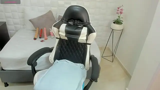 Snapshot of yulitza1025 chatting on 11-28-25, 11:46 yulitza1025 online show from 11-28-25, 11:46