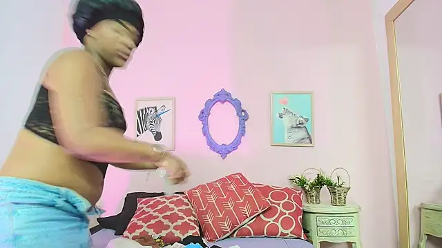 Snapshot of Nahomi_Rivera chatting on 10-03-25, 12:46 Nahomi Rivera online show from 10-03-25, 12:46