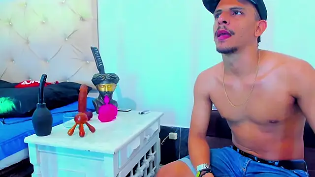  Tarekk  online show from 10-02-25, 02:13