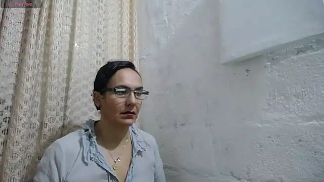 Snapshot of gabbyparker_ chatting on 09-10-25, 09:31 gabbyparker online show from 09-10-25, 09:31