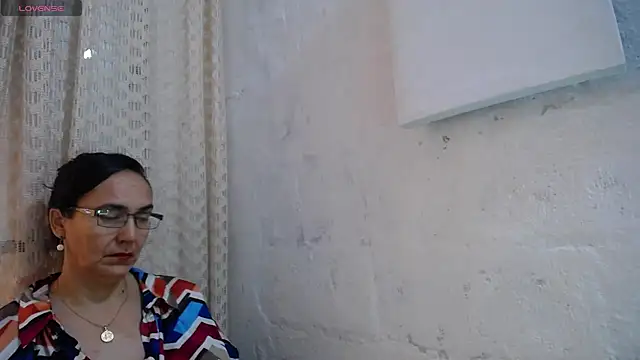 Snapshot of gabbyparker_ chatting on 09-11-25, 12:49 gabbyparker online show from 09-11-25, 12:49