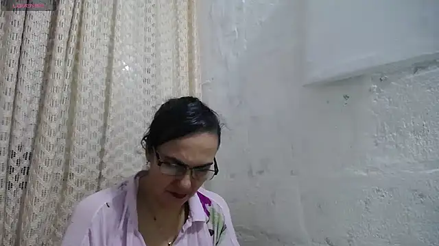 Snapshot of gabbyparker_ chatting on 09-17-25, 09:33 gabbyparker online show from 09-17-25, 09:33