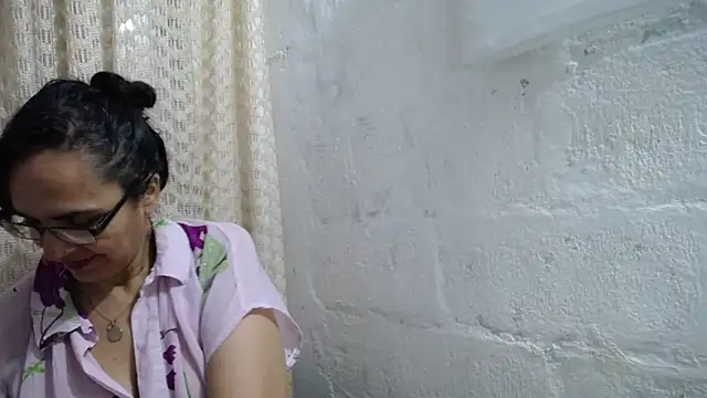 Snapshot of gabbyparker_ chatting on 10-11-25, 10:47 gabbyparker online show from 10-11-25, 10:47