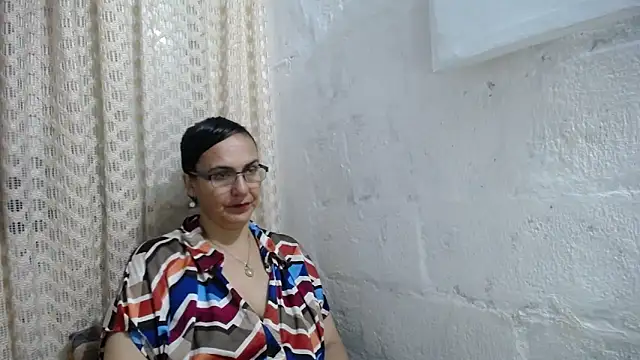 Snapshot of gabbyparker_ chatting on 10-31-25, 09:43 gabbyparker online show from 10-31-25, 09:43