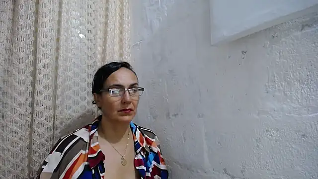 Snapshot of gabbyparker_ chatting on 10-31-25, 10:00 gabbyparker online show from 10-31-25, 10:00