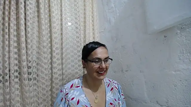 Snapshot of gabbyparker_ chatting on 11-06-25, 07:53 gabbyparker online show from 11-06-25, 07:53