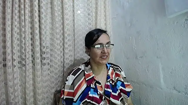 Snapshot of gabbyparker_ chatting on 11-16-25, 11:10 gabbyparker online show from 11-16-25, 11:10