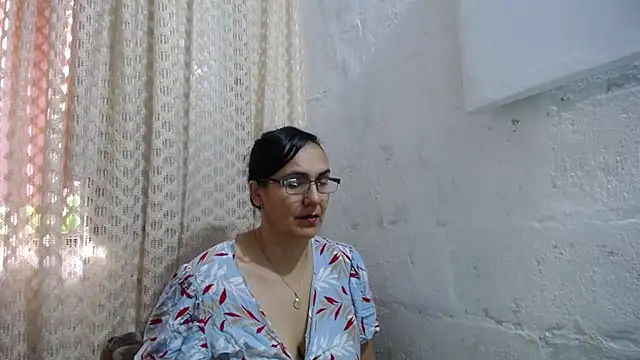 Snapshot of gabbyparker_ chatting on 11-18-25, 11:36 gabbyparker online show from 11-18-25, 11:36