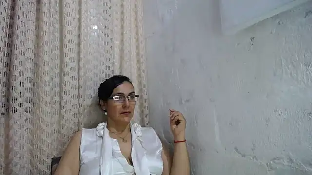 Snapshot of gabbyparker_ chatting on 12-02-25, 10:38 gabbyparker online show from 12-02-25, 10:38