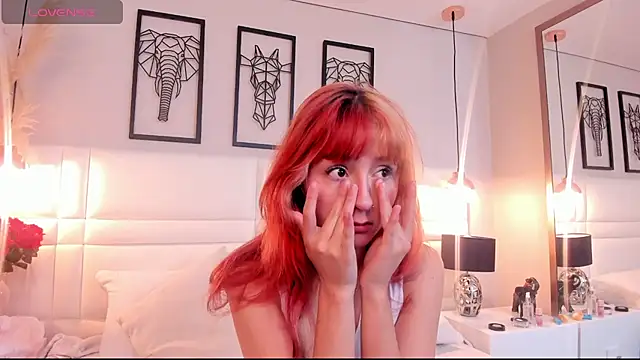 Snapshot of dafnne_hall chatting on 10-19-25, 12:28 dafnne hall online show from 10-19-25, 12:28