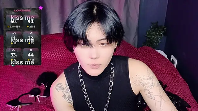 Snapshot of GothXRaven chatting on 09-30-25, 03:50 GothXRaven online show from 09-30-25, 03:50