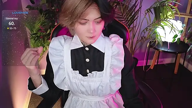 Snapshot of GothXRaven chatting on 12-03-25, 12:58 GothXRaven online show from 12-03-25, 12:58