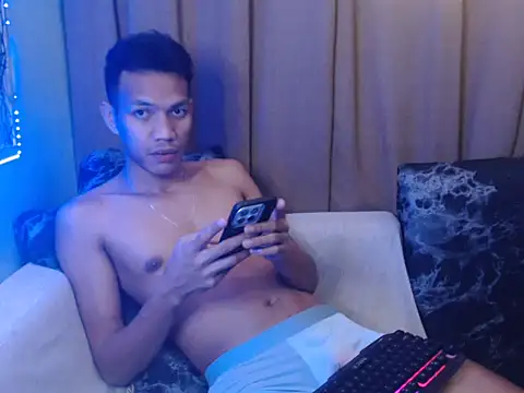 Snapshot of fantasy_davidxx chatting on 10-24-25, 11:01 fantasy davidxx online show from 10-24-25, 11:01