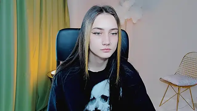 olivianorton online show from 09-17-25, 01:02