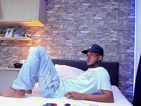 Snapshot of Theimperialboys_ chatting on 09-11-25, 02:55 Theimperialboys  online show from 09-11-25, 02:55