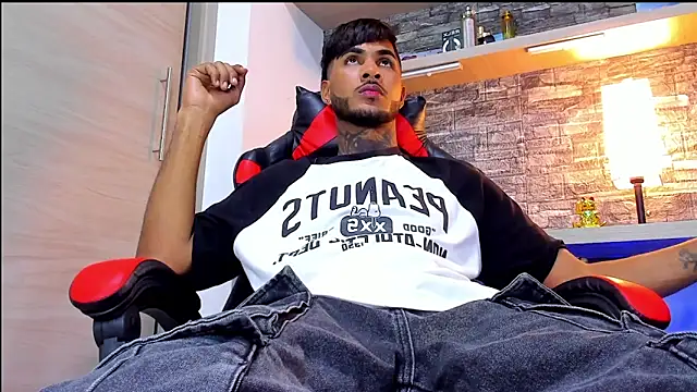 Snapshot of Theimperialboys_ chatting on 09-26-25, 04:38 Theimperialboys  online show from 09-26-25, 04:38