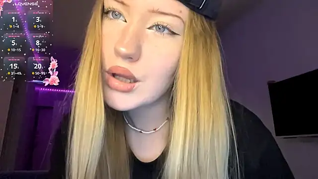 PandaFluff online show from 04-17-26, 05:49