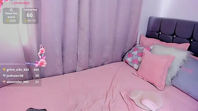 Snapshot of angel09_a_ chatting on 06-03-26, 02:33 angel09 a online show from 06-03-26, 02:33