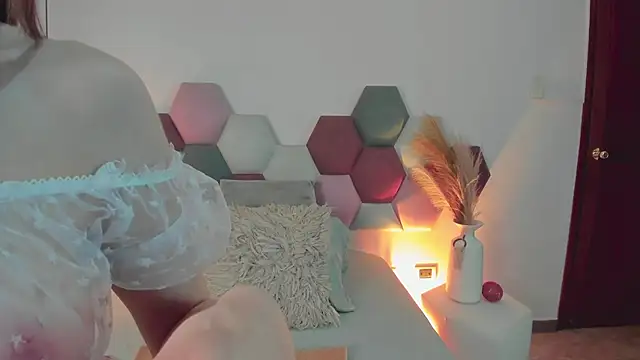 SamantaVee online show from 11-11-25, 11:43