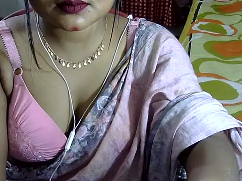 Snapshot of Nusrat_Faria07 chatting on 10-14-25, 12:50 Nusrat Faria07 online show from 10-14-25, 12:50