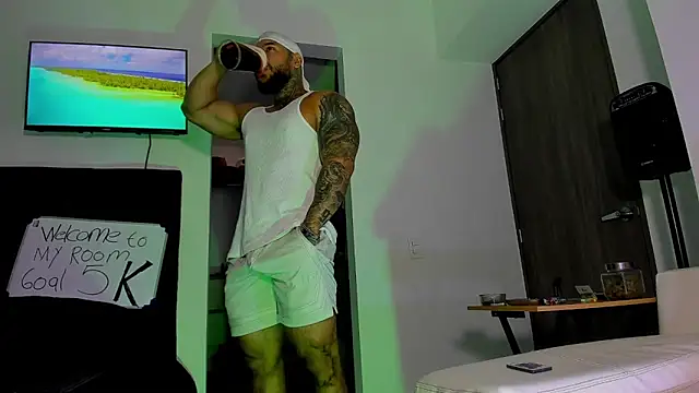 Andrew Johnnson online show from 09-28-25, 01:38