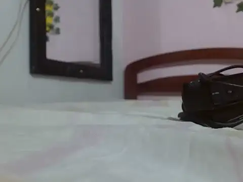 Paola 2105 online show from 09-08-25, 05:45