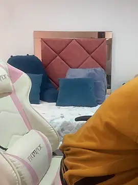 emma hot2006 online show from 10-12-25, 04:28