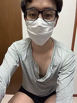 Snapshot of gHayato chatting on 02-08-26, 03:48 gHayato online show from 02-08-26, 03:48