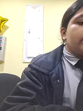 Velvet 24 online show from 10-15-25, 04:45