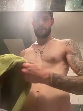 Snapshot of Mexxwell69 chatting on 09-18-25, 09:28 Mexxwell69 online show from 09-18-25, 09:28