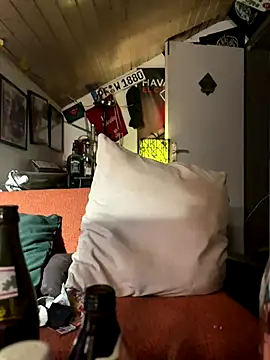 Snapshot of Mexxwell69 chatting on 09-21-25, 05:14 Mexxwell69 online show from 09-21-25, 05:14