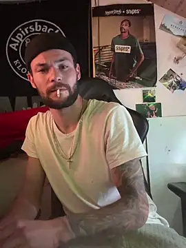 Snapshot of Mexxwell69 chatting on 09-22-25, 10:45 Mexxwell69 online show from 09-22-25, 10:45