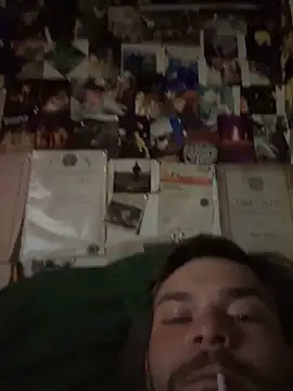 Snapshot of Mexxwell69 chatting on 09-27-25, 05:12 Mexxwell69 online show from 09-27-25, 05:12