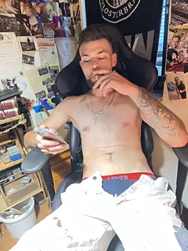 Snapshot of Mexxwell69 chatting on 10-06-25, 04:26 Mexxwell69 online show from 10-06-25, 04:26