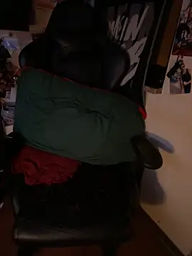 Snapshot of Mexxwell69 chatting on 10-21-25, 10:21 Mexxwell69 online show from 10-21-25, 10:21