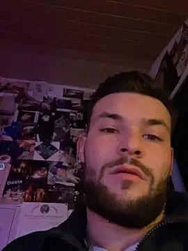 Snapshot of Mexxwell69 chatting on 10-27-25, 11:09 Mexxwell69 online show from 10-27-25, 11:09