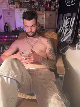 Snapshot of Mexxwell69 chatting on 10-29-25, 07:26 Mexxwell69 online show from 10-29-25, 07:26