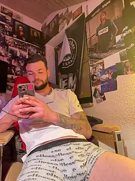 Snapshot of Mexxwell69 chatting on 11-01-25, 04:42 Mexxwell69 online show from 11-01-25, 04:42