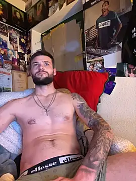 Snapshot of Mexxwell69 chatting on 11-10-25, 11:15 Mexxwell69 online show from 11-10-25, 11:15