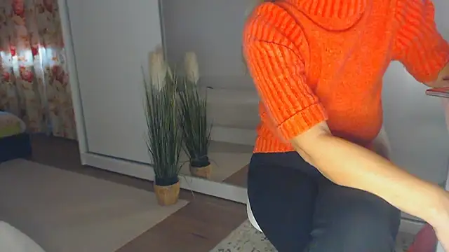 Snapshot of merlyn4 chatting on 02-24-25, 01:21 merlyn4 online show from 02-24-25, 01:21