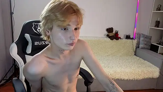 Your avatar online show from 09-11-25, 10:37