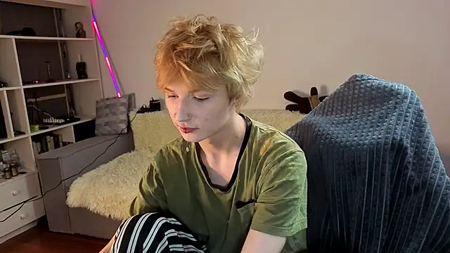 Your avatar online show from 09-12-25, 06:52