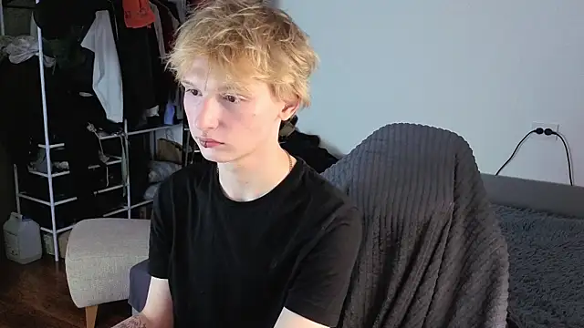 Your avatar online show from 10-22-25, 11:15