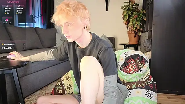 Your avatar online show from 02-22-26, 10:08