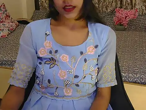 Snapshot of hoty-priya chatting on 11-11-25, 04:45 hoty-priya online show from 11-11-25, 04:45