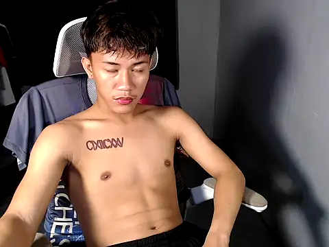 naughtyboyloy 0 online show from 04-06-26, 05:14