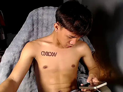 naughtyboyloy 0 online show from 04-08-26, 05:24