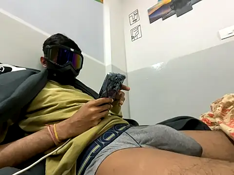 Snapshot of monster_fuck chatting on 11-11-25, 11:27 monster fuck online show from 11-11-25, 11:27